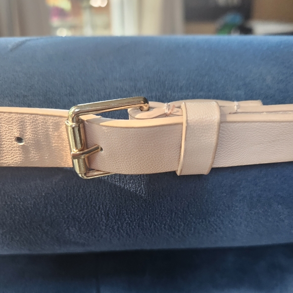 Torrid Size 1 Baby Pink Faux Leather Belt - Picture 2 of 3
